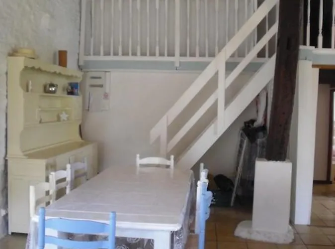 La Galerie Climatise 4 8 Personnes, 2 Salles D'eau, 2 Wc, Wifi, Parking, Piscine Chauffee A Partager, Animaux Acceptes, En Pleine Nature بيت للعطل Lorignac